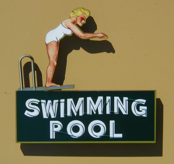 Lindsey Pool Logo